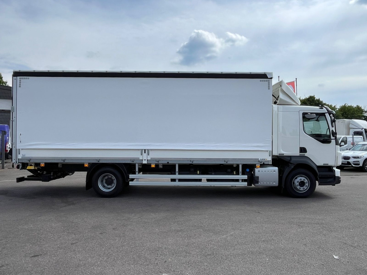 Volvo FL 14.245 Junge Schiebeplanenaufbau LBW - Curtain side truck: picture 3 Volvo FL 14.245 Junge Schiebeplanenaufbau LBW - Curtain side truck: picture 3
