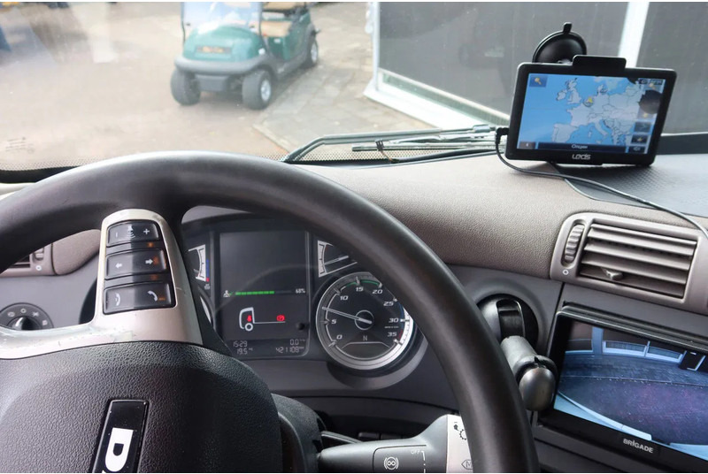 DAF CF 290 Bak+Klep Dhollandia 2.000 kg - Box truck: picture 5 DAF CF 290 Bak+Klep Dhollandia 2.000 kg - Box truck: picture 5