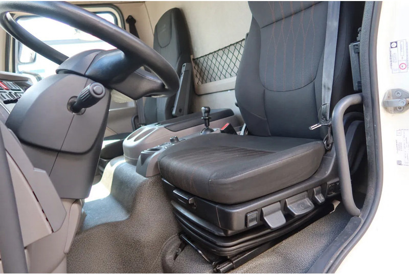 DAF LF 230 Bak+Klep Dhollandia 1500 kg Euro 6 - Box truck: picture 5 DAF LF 230 Bak+Klep Dhollandia 1500 kg Euro 6 - Box truck: picture 5