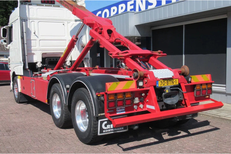 DAF XF 510 Fat 6x4 Euro 6 - Hook lift truck: picture 3 DAF XF 510 Fat 6x4 Euro 6 - Hook lift truck: picture 3