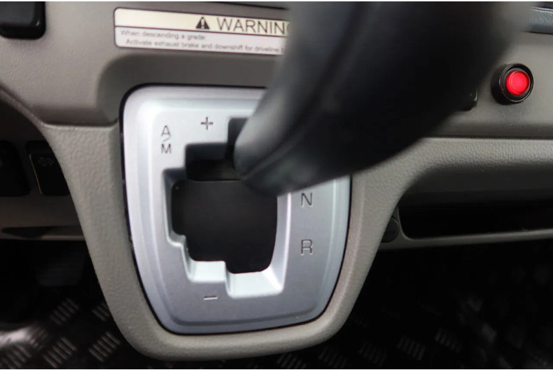 Box truck FUSO Canter Mistubishi Canter 7C18: picture 7