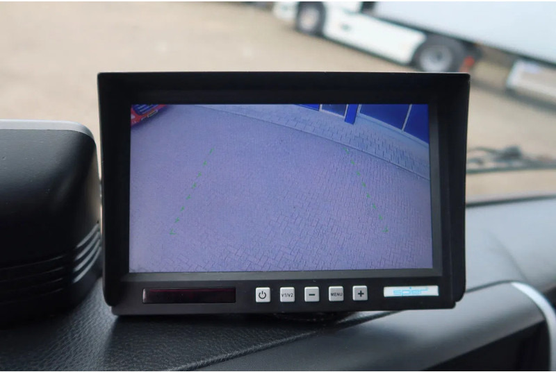 Box truck FUSO Canter Mistubishi Canter 7C18: picture 9