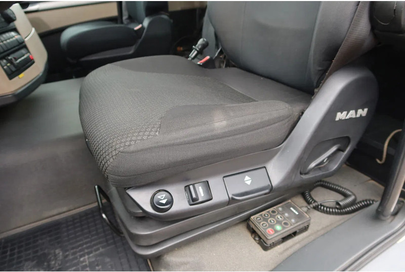 MAN TGS 35.360 Kraanwagen + oprijwagen Hiab 228 E3 - Crane truck: picture 5 MAN TGS 35.360 Kraanwagen + oprijwagen Hiab 228 E3 - Crane truck: picture 5