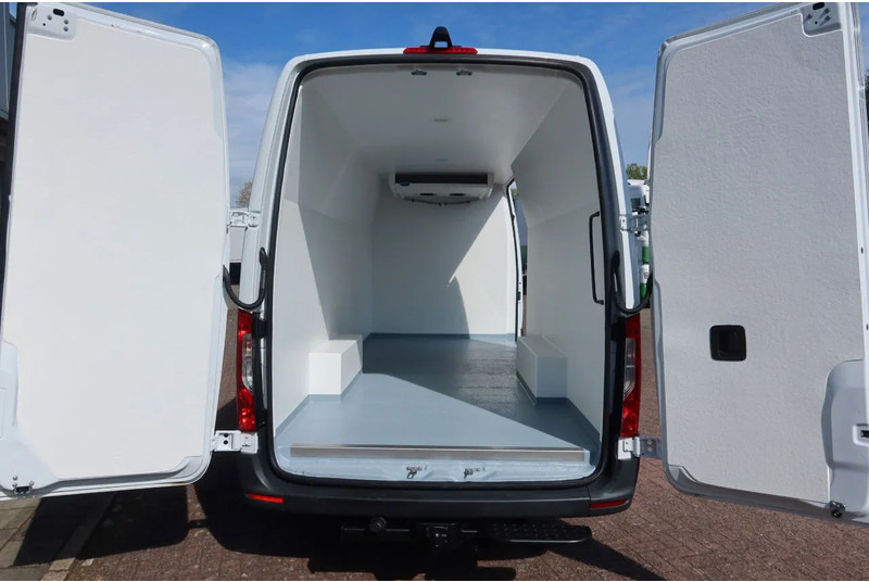 Mercedes-Benz Sprinter 317 CDI Automaat Carrier Koel/Vries/verwarmen L3/H2 - Refrigerated delivery van: picture 4 Mercedes-Benz Sprinter 317 CDI Automaat Carrier Koel/Vries/verwarmen L3/H2 - Refrigerated delivery van: picture 4