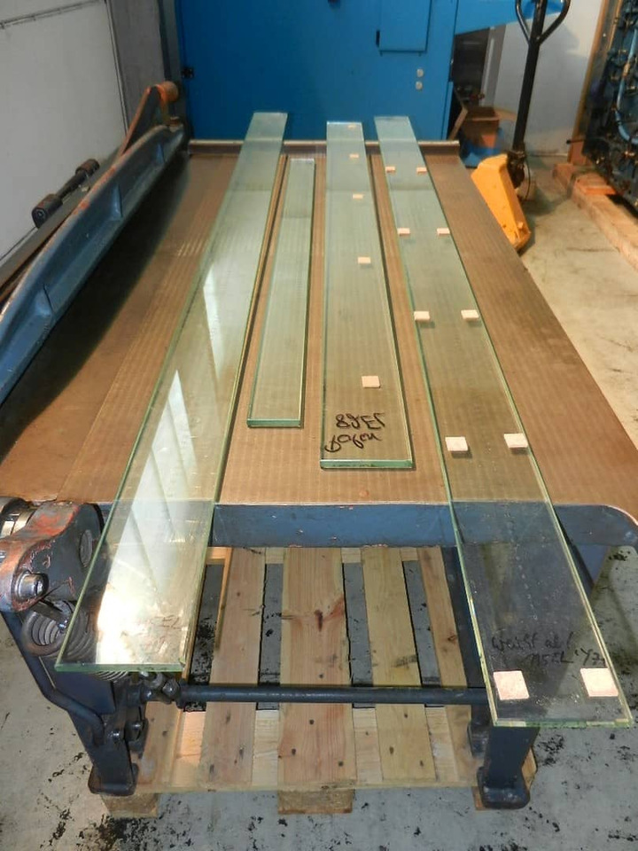 Polar 72-82-90-115 - Paper cutting machine: picture 5 Polar 72-82-90-115 - Paper cutting machine: picture 5