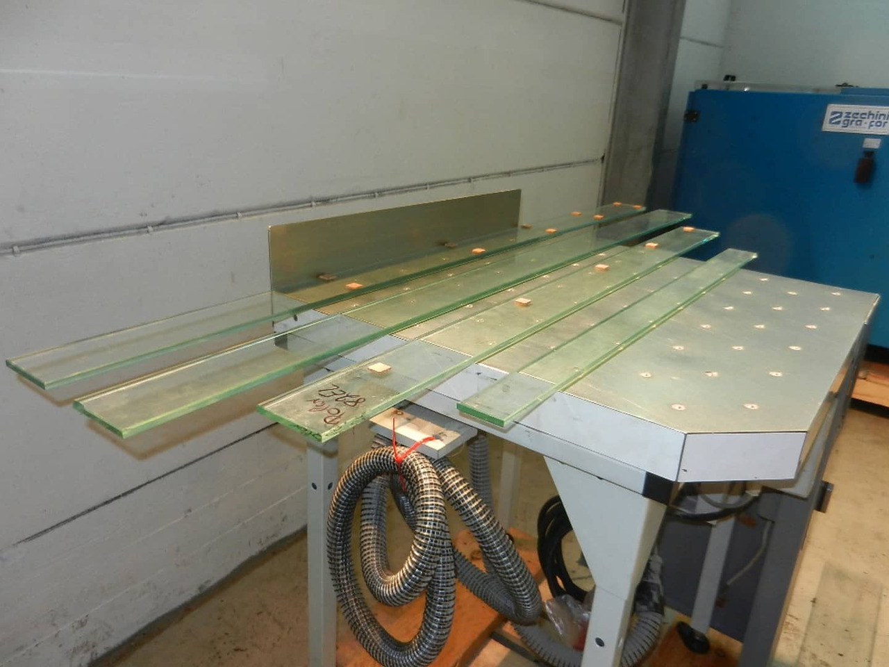 Polar 72-82-90-115 - Paper cutting machine: picture 2 Polar 72-82-90-115 - Paper cutting machine: picture 2