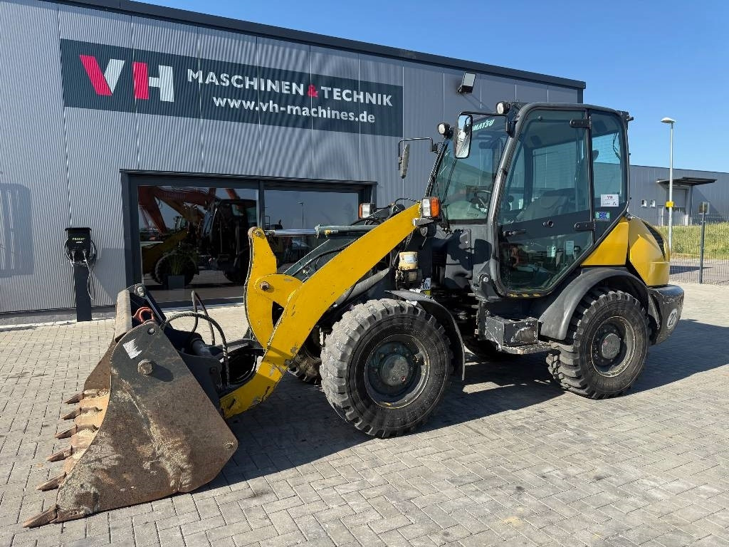 Komatsu WA 70-6 - Wheel loader: picture 1 Komatsu WA 70-6 - Wheel loader: picture 1