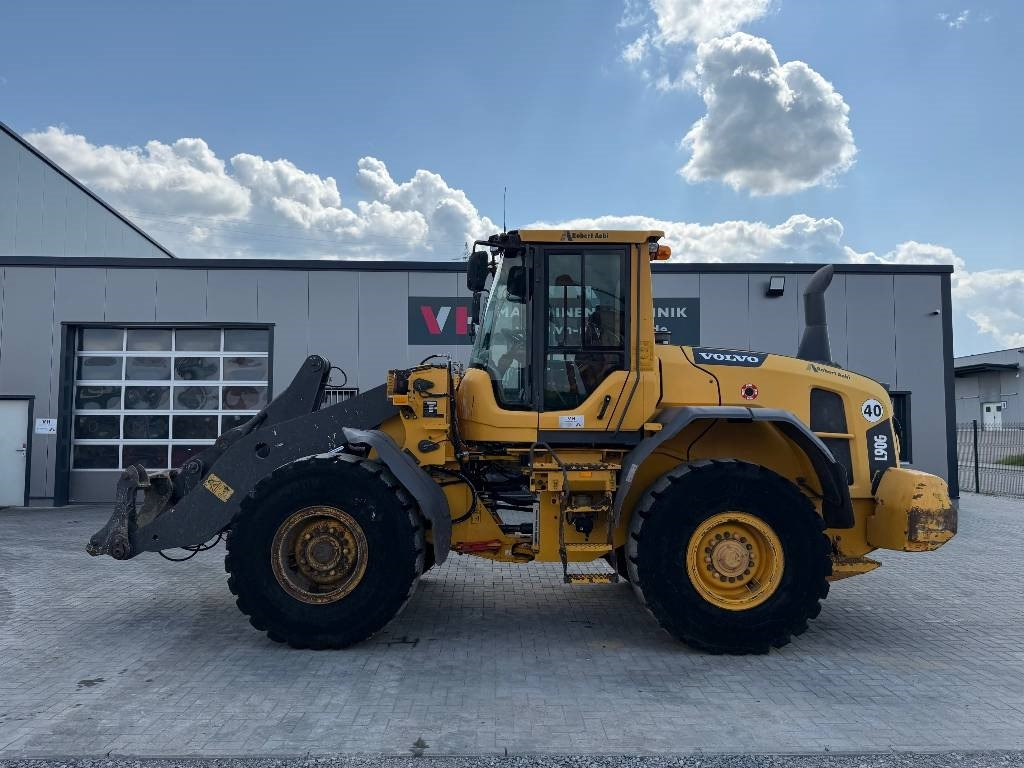 Volvo L 90 G - Wheel loader: picture 1 Volvo L 90 G - Wheel loader: picture 1