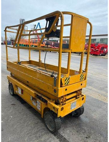 Haulotte Compact 8 - Scherenarbeitsbühne 8,2m, BJ 2021 - Scissor lift: picture 5 Haulotte Compact 8 - Scherenarbeitsbühne 8,2m, BJ 2021 - Scissor lift: picture 5