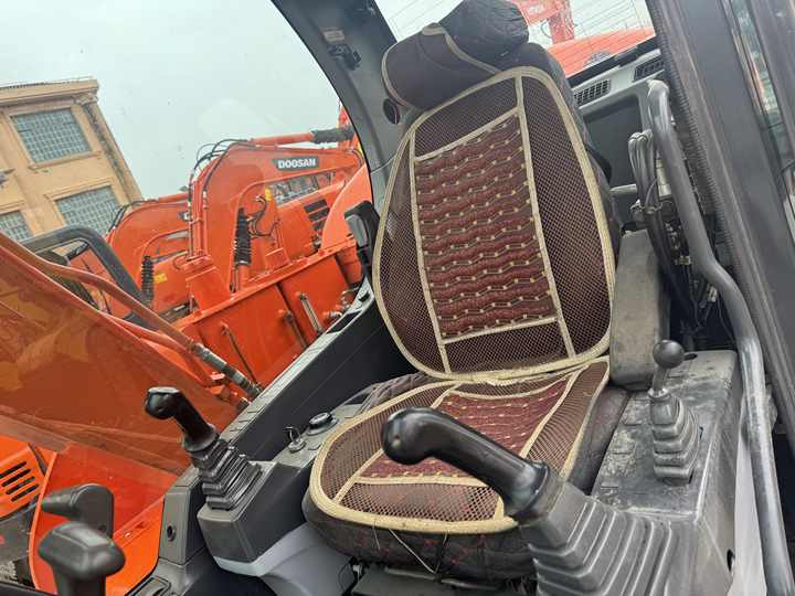 Crawler excavator Doosan DX75-9C Used Excavator Crawler Second Hand Korean Engine DX75-9C Small Digger for Home or Farm: picture 6