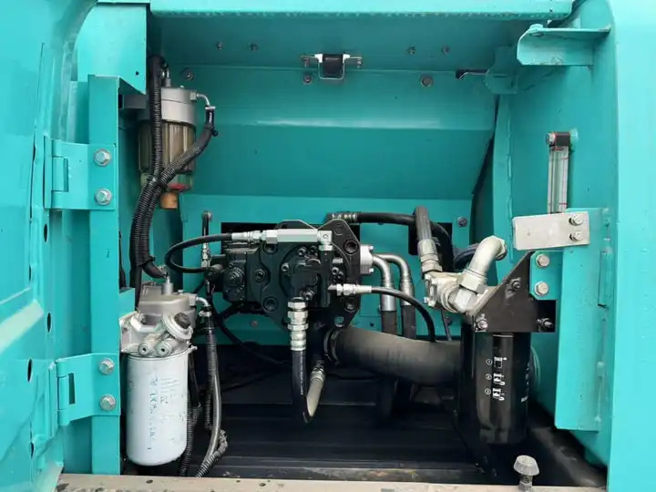 Large Second-Hand Excavators Kobelco Sk200 SK210 20ton with EPA and CE on Sale in Japan - Excavator: picture 4 Large Second-Hand Excavators Kobelco Sk200 SK210 20ton with EPA and CE on Sale in Japan - Excavator: picture 4