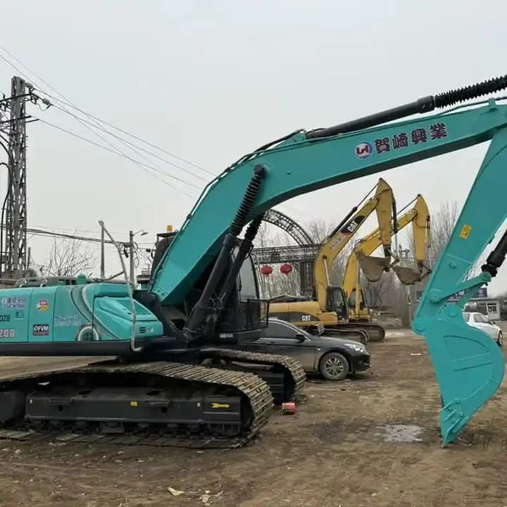 Large Second-Hand Excavators Kobelco Sk200 SK210 20ton with EPA and CE on Sale in Japan - Excavator: picture 1 Large Second-Hand Excavators Kobelco Sk200 SK210 20ton with EPA and CE on Sale in Japan - Excavator: picture 1