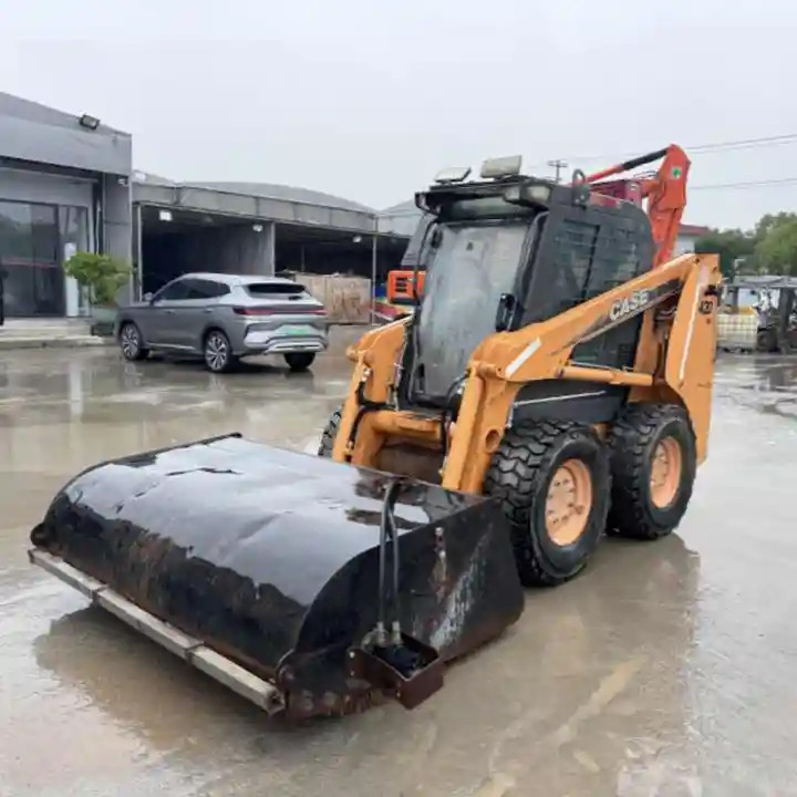 Original Second hand CASE skid steer loader 420 for sale compact skid steers loaders 440 430 420 in stock - Skid steer loader: picture 2 Original Second hand CASE skid steer loader 420 for sale compact skid steers loaders 440 430 420 in stock - Skid steer loader: picture 2