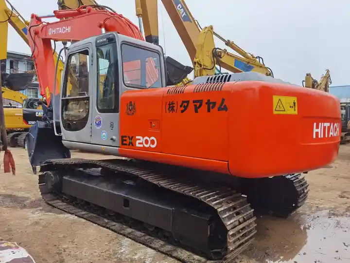 Popular Second Hand Hitachi Excavator Ex200 Used Hitachi Crawler Digger Original Made In Japan at Low Price For Sale - Crawler excavator: picture 2 Popular Second Hand Hitachi Excavator Ex200 Used Hitachi Crawler Digger Original Made In Japan at Low Price For Sale - Crawler excavator: picture 2