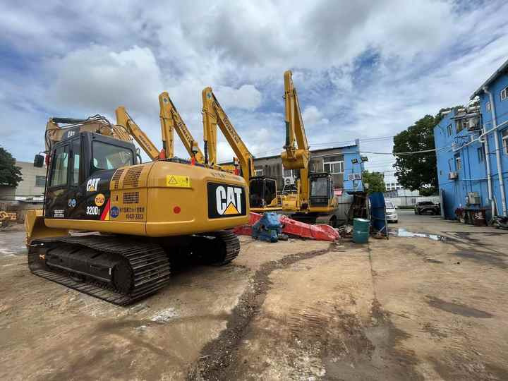 Used CAT 320 320B 320C Caterpillar Excavator with bucket Second hand - Excavator: picture 5 Used CAT 320 320B 320C Caterpillar Excavator with bucket Second hand - Excavator: picture 5