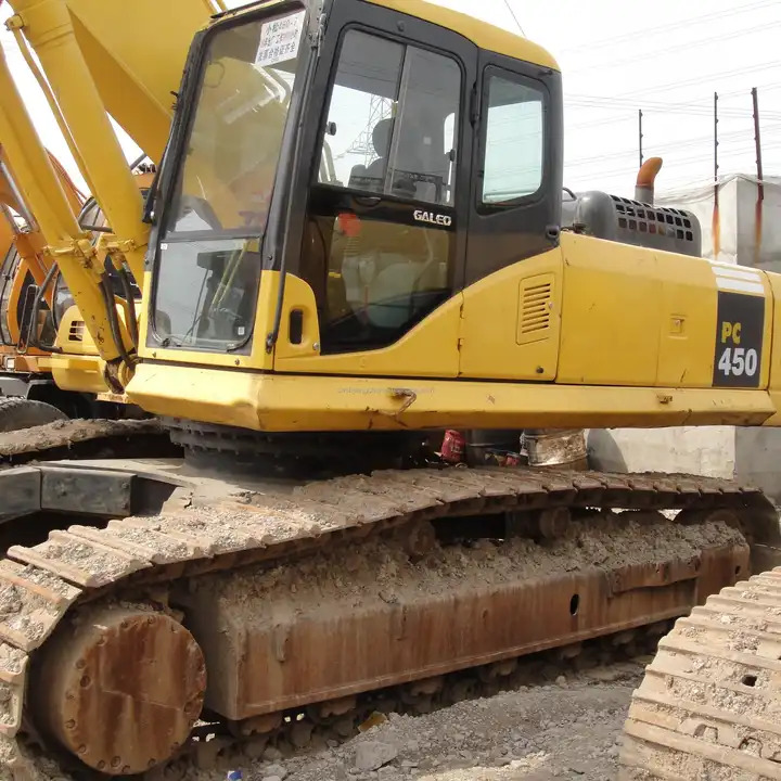 Used Komatsu excavator PC450-7 in good condition for sale - Crawler excavator: picture 1 Used Komatsu excavator PC450-7 in good condition for sale - Crawler excavator: picture 1