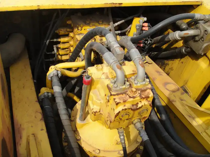 Used Komatsu excavator PC450-7 in good condition for sale - Crawler excavator: picture 5 Used Komatsu excavator PC450-7 in good condition for sale - Crawler excavator: picture 5