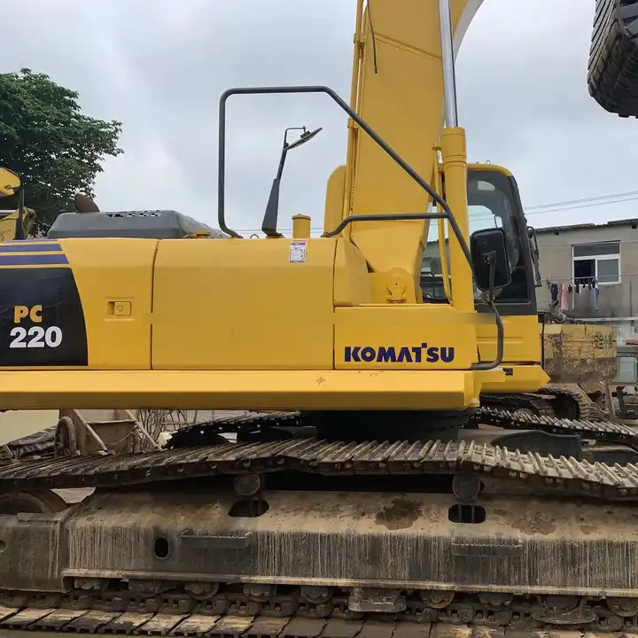 Used Komatus excavator Pc220-8 in good condition for sale - Crawler excavator: picture 1 Used Komatus excavator Pc220-8 in good condition for sale - Crawler excavator: picture 1