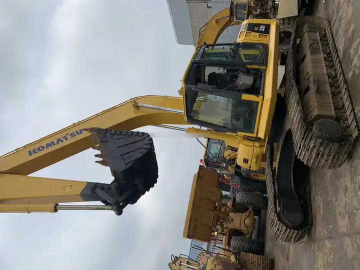 Used Komatus excavator Pc220-8 in good condition for sale - Crawler excavator: picture 4 Used Komatus excavator Pc220-8 in good condition for sale - Crawler excavator: picture 4