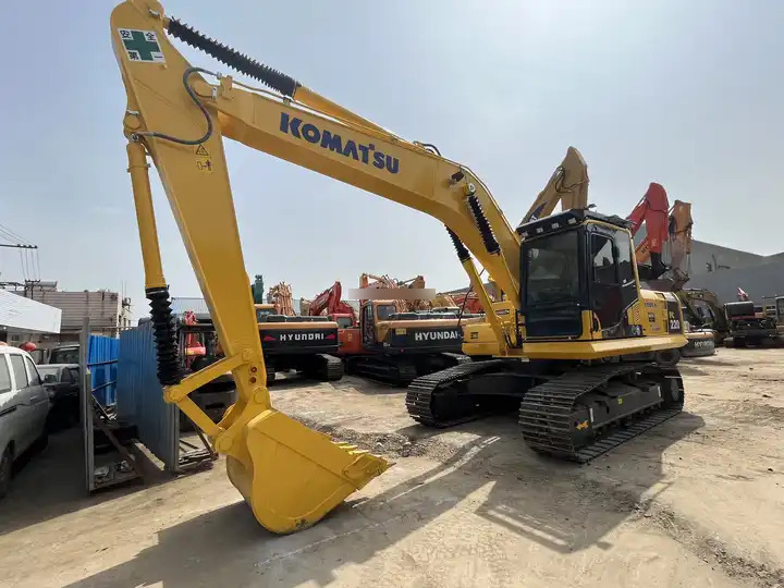 Used Komatus excavator Pc220-8mo PC200-8 in good condition for sale - Crawler excavator: picture 4 Used Komatus excavator Pc220-8mo PC200-8 in good condition for sale - Crawler excavator: picture 4