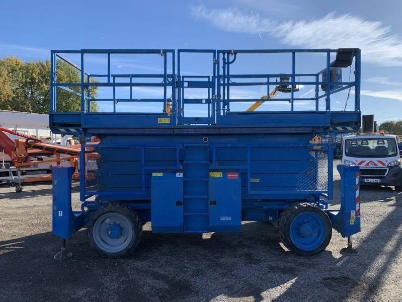 Genie GS5390 - 18m - 4x4 - Diesel - Scissor lift: picture 4 Genie GS5390 - 18m - 4x4 - Diesel - Scissor lift: picture 4