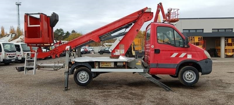 Iveco Daily Isoli PT165 - 16,5 m - Truck with aerial platform: picture 4 Iveco Daily Isoli PT165 - 16,5 m - Truck with aerial platform: picture 4