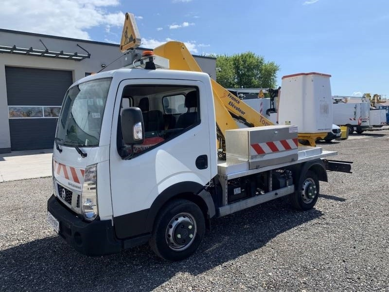 Nissan Cabstar France Elevateur Topy 11 - 11 m - Truck with aerial platform: picture 2 Nissan Cabstar France Elevateur Topy 11 - 11 m - Truck with aerial platform: picture 2