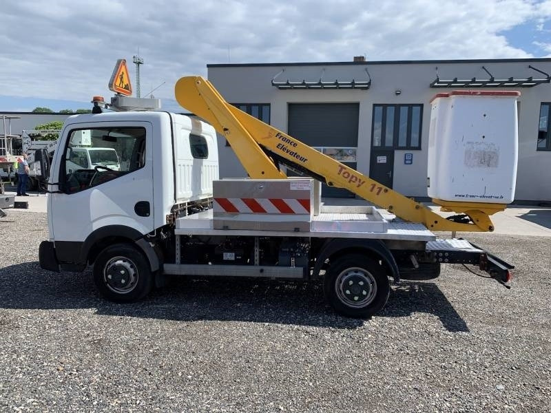 Nissan Cabstar France Elevateur Topy 11 - 11 m - Truck with aerial platform: picture 5 Nissan Cabstar France Elevateur Topy 11 - 11 m - Truck with aerial platform: picture 5
