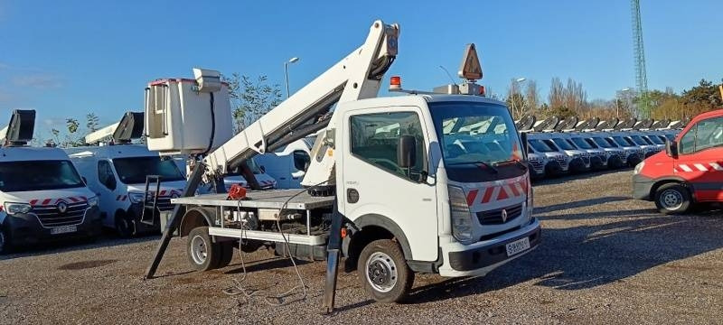 Renault Maxity Bizzocchi Autel 162 HP - 16,5m - Truck with aerial platform: picture 1 Renault Maxity Bizzocchi Autel 162 HP - 16,5m - Truck with aerial platform: picture 1