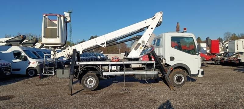 Renault Maxity Bizzocchi Autel 162 HP - 16,5m - Truck with aerial platform: picture 4 Renault Maxity Bizzocchi Autel 162 HP - 16,5m - Truck with aerial platform: picture 4