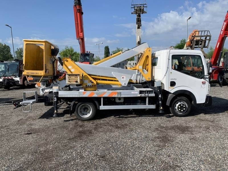 Renault Maxity Multitel MX200 - 20 m - Truck with aerial platform: picture 4 Renault Maxity Multitel MX200 - 20 m - Truck with aerial platform: picture 4