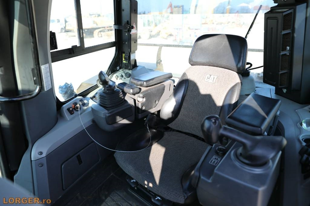 Bulldozer CAT D 7 E LGP: picture 21