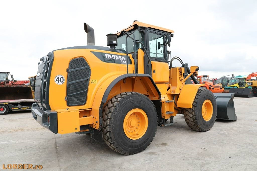 Hyundai HL 955 A - Wheel loader: picture 3 Hyundai HL 955 A - Wheel loader: picture 3