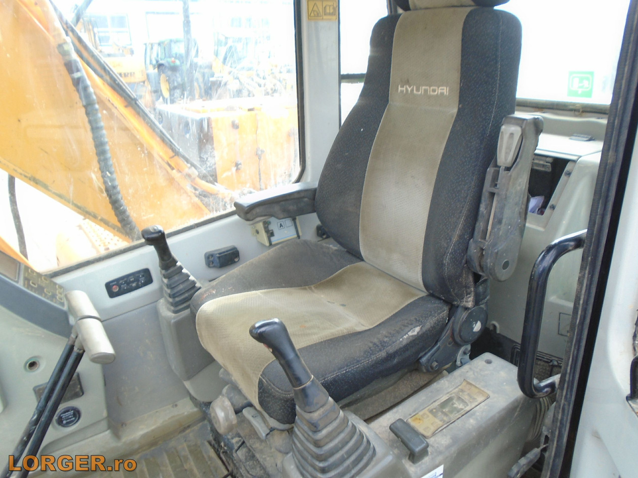 Crawler excavator Hyundai Robex 110-7: picture 9