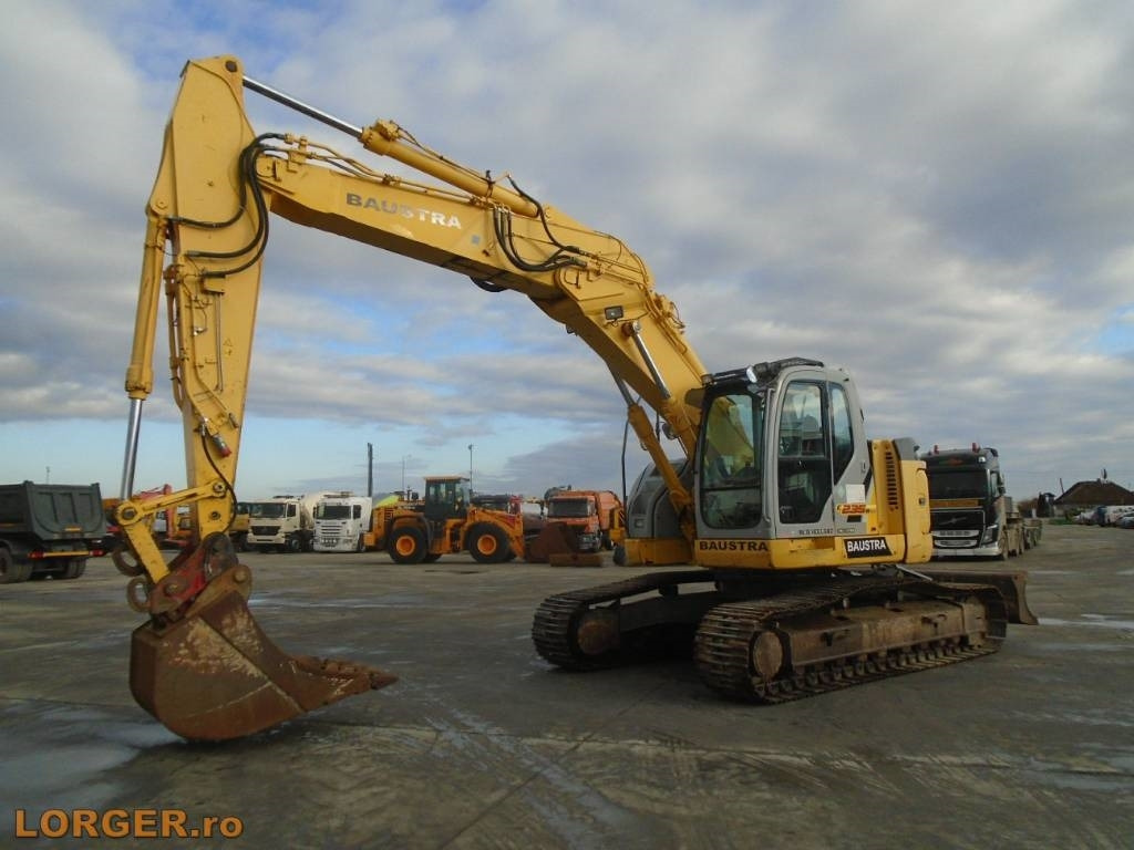 New Holland E 235 B SR-2* Blade - Crawler excavator: picture 4 New Holland E 235 B SR-2* Blade - Crawler excavator: picture 4