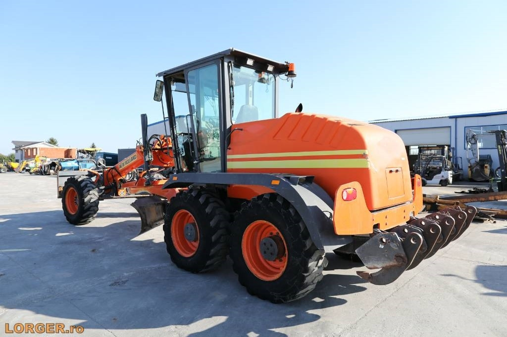 New Holland F 156.6 A with 3D GPS System - Grader: picture 3 New Holland F 156.6 A with 3D GPS System - Grader: picture 3