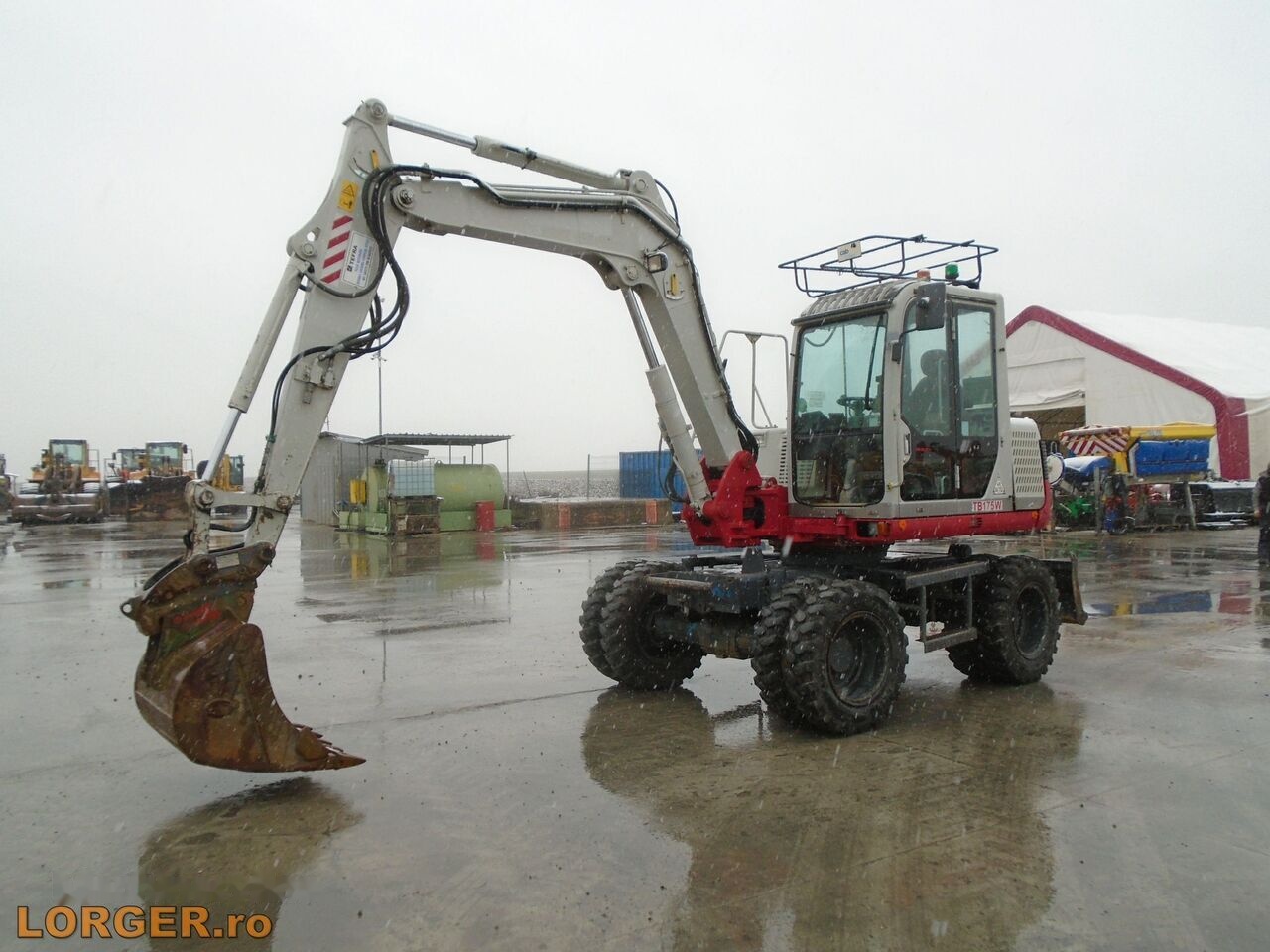 Wheel excavator Takeuchi TB175W: picture 1