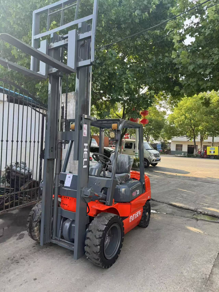 HELI 3tons - Forklift: picture 5 HELI 3tons - Forklift: picture 5