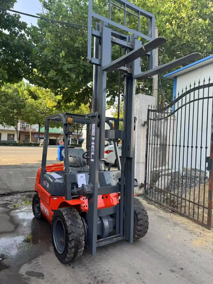 HELI 3tons - Forklift: picture 3 HELI 3tons - Forklift: picture 3