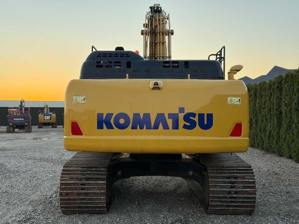 Crawler excavator Komatsu PC 360 LC-11: picture 11