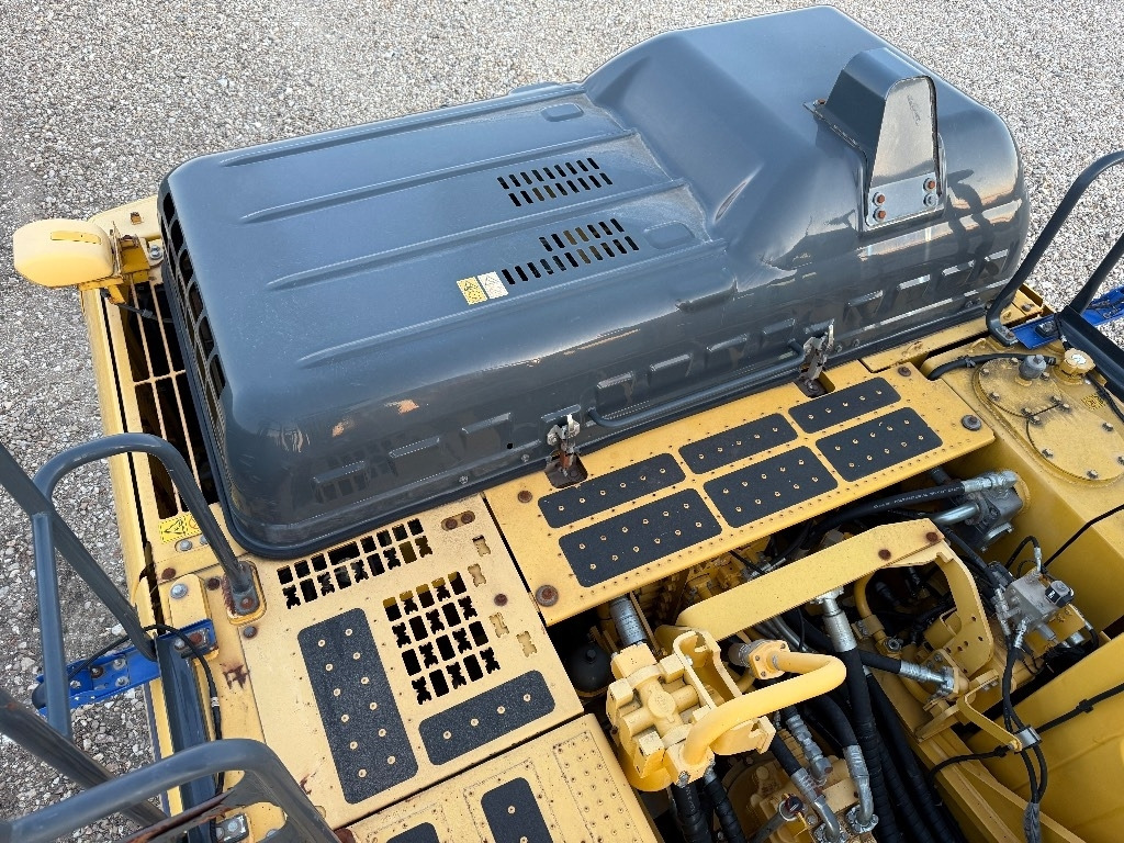 Crawler excavator Komatsu PC 360 LC-11: picture 14