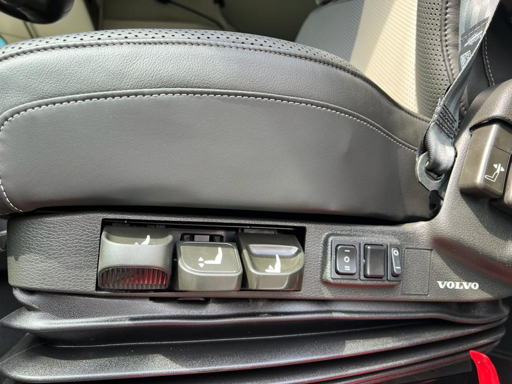 VOLVO FH 500 / Leather/ VEB+/ Air/ 2 tanks/ i-Parkcool/ - Tractor truck: picture 5 VOLVO FH 500 / Leather/ VEB+/ Air/ 2 tanks/ i-Parkcool/ - Tractor truck: picture 5