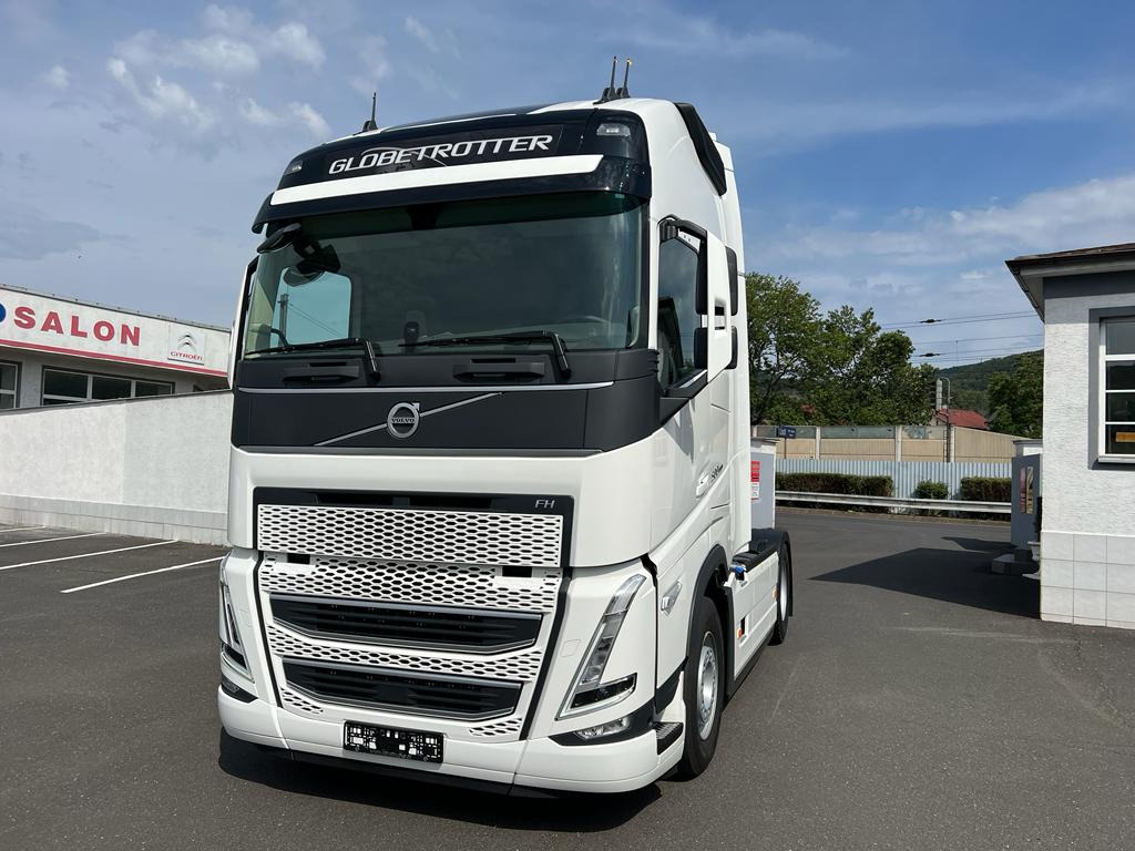 VOLVO FH 500 / Leather/ VEB+/ Air/ 2 tanks/ i-Parkcool/ - Tractor truck: picture 3 VOLVO FH 500 / Leather/ VEB+/ Air/ 2 tanks/ i-Parkcool/ - Tractor truck: picture 3