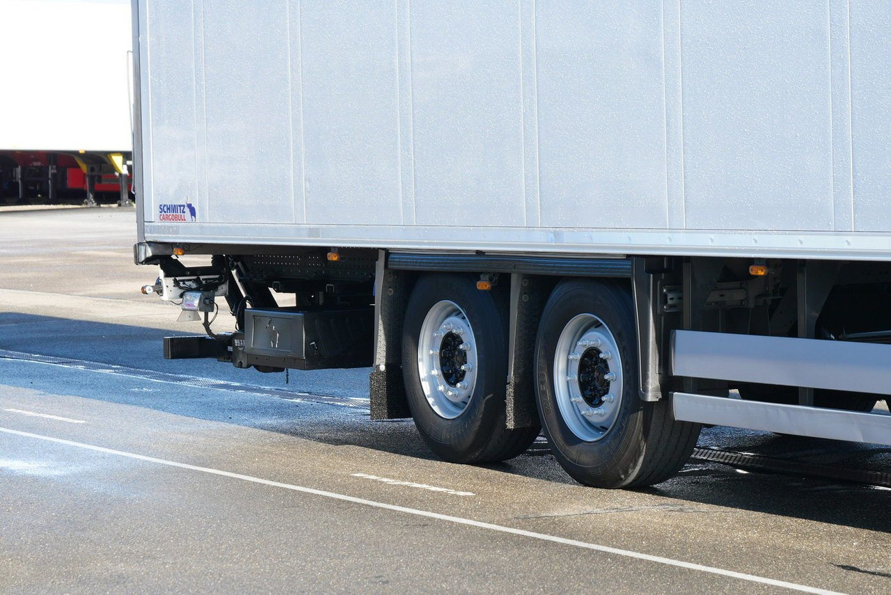 Schmitz Cargobull SKO 18 /LBW BÄR 2500 kg / CARRIER 1550 / ROLLTOR - Closed box semi-trailer: picture 5 Schmitz Cargobull SKO 18 /LBW BÄR 2500 kg / CARRIER 1550 / ROLLTOR - Closed box semi-trailer: picture 5