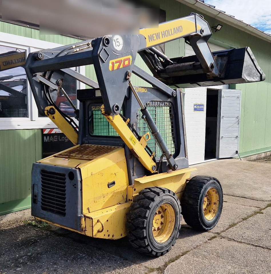 Skid steer loader NEW HOLLAND S170: picture 6 Skid steer loader NEW HOLLAND S170: picture 6