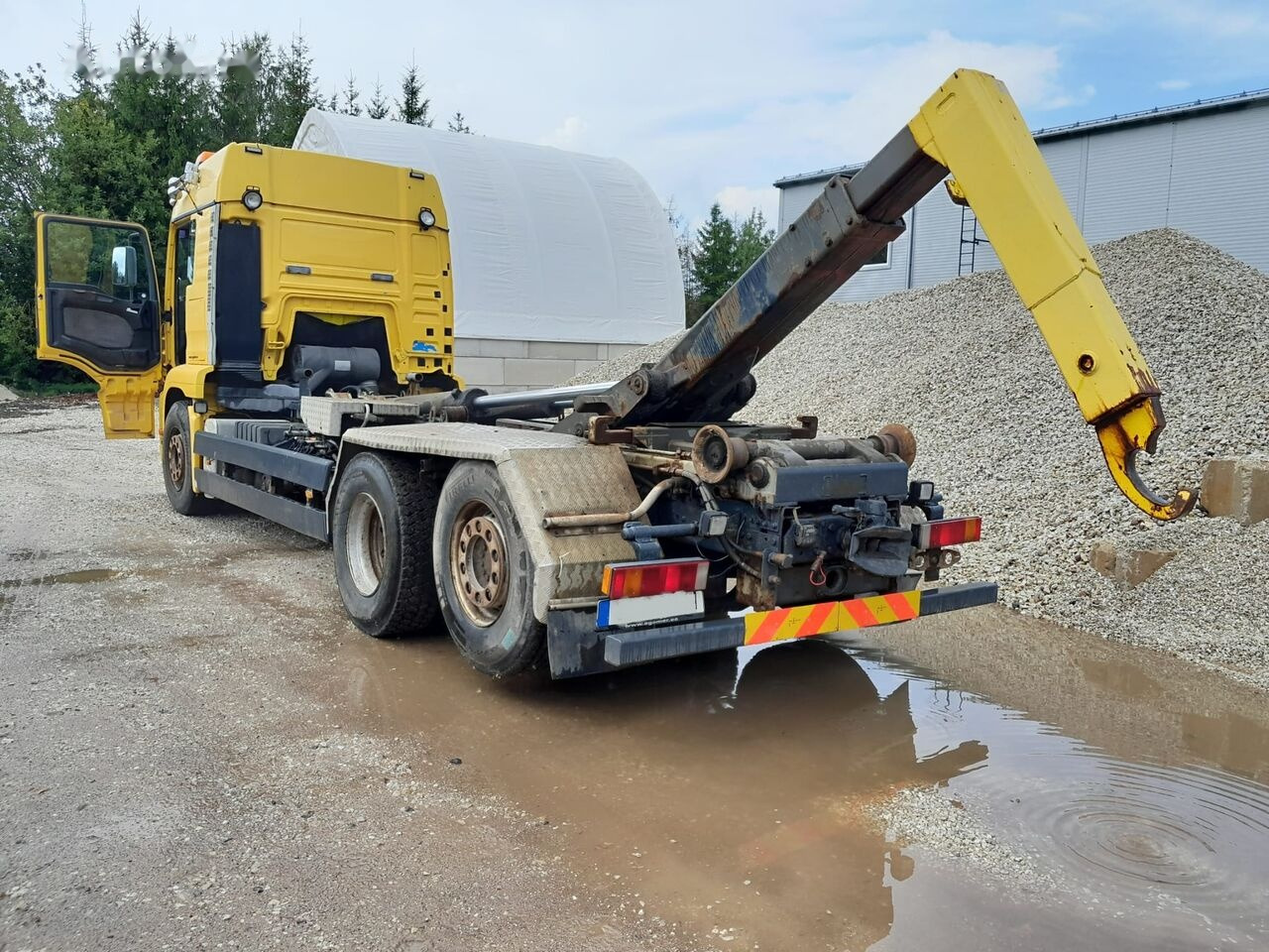 MAN TGA 26.413 - Hook lift truck: picture 3 MAN TGA 26.413 - Hook lift truck: picture 3