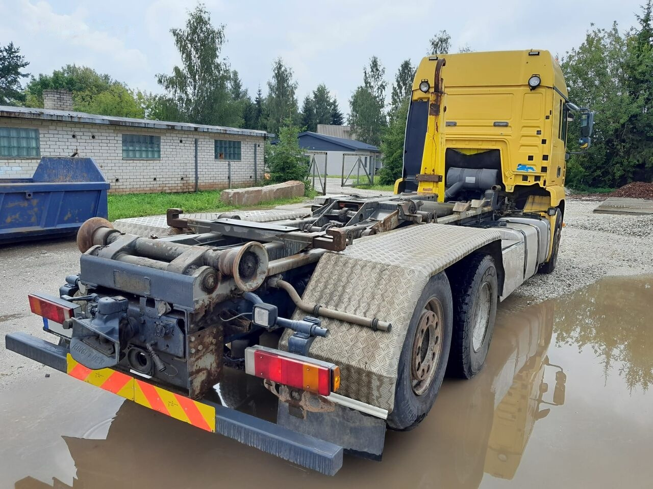 MAN TGA 26.413 - Hook lift truck: picture 4 MAN TGA 26.413 - Hook lift truck: picture 4