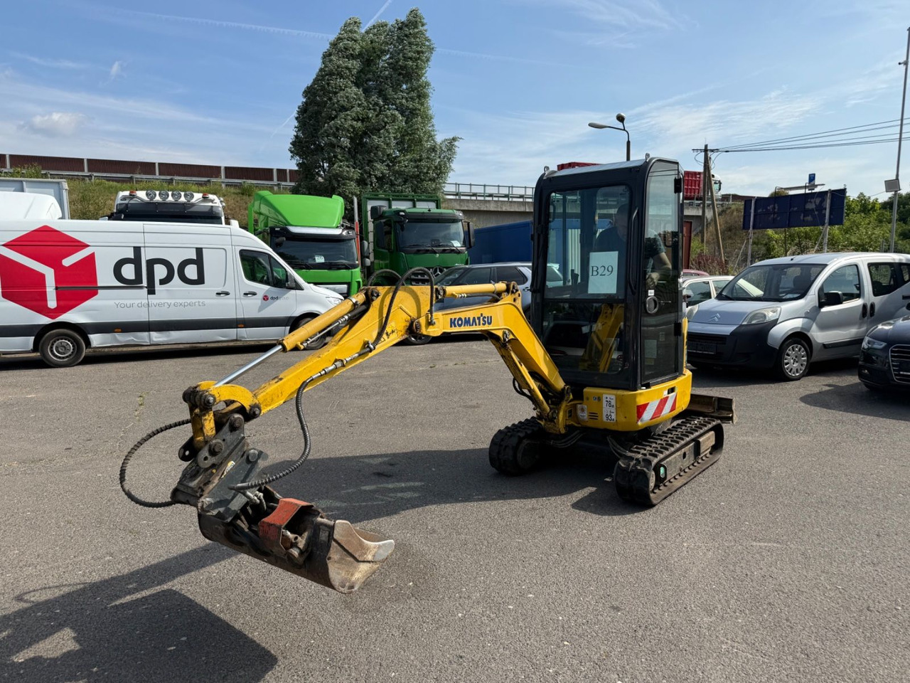 Mini excavator Komatsu PC 14R HS: picture 10