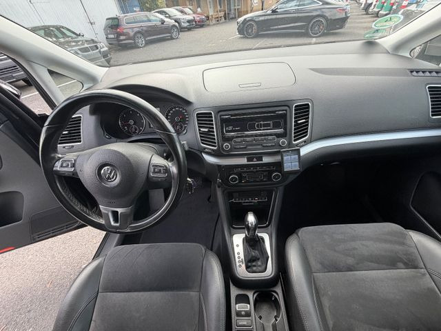 Passenger van Volkswagen Sharan Highline BMT: picture 16