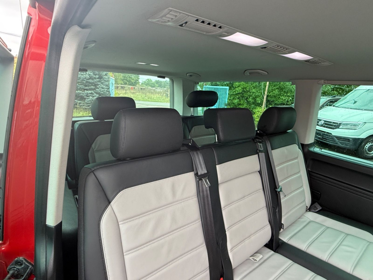 Small van Volkswagen T6 Transporter Bus Multivan Comfortline lang: picture 9